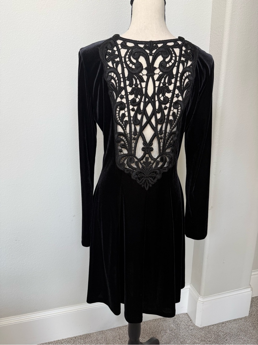 Jessica McClintock Vintage Black Velvet Long Sleeve Cocktail Dress - Picture 3 of 10